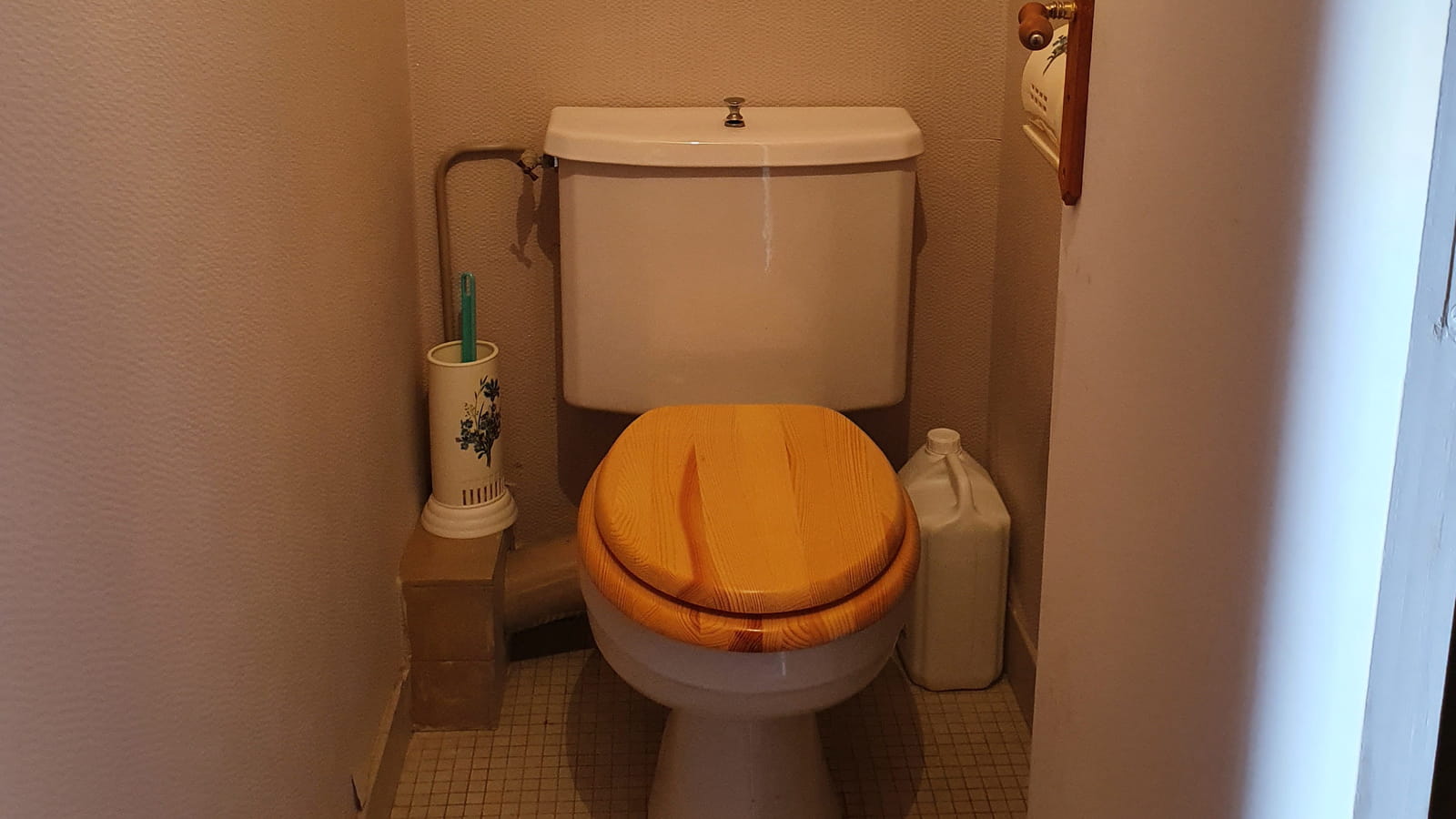 WC avant 