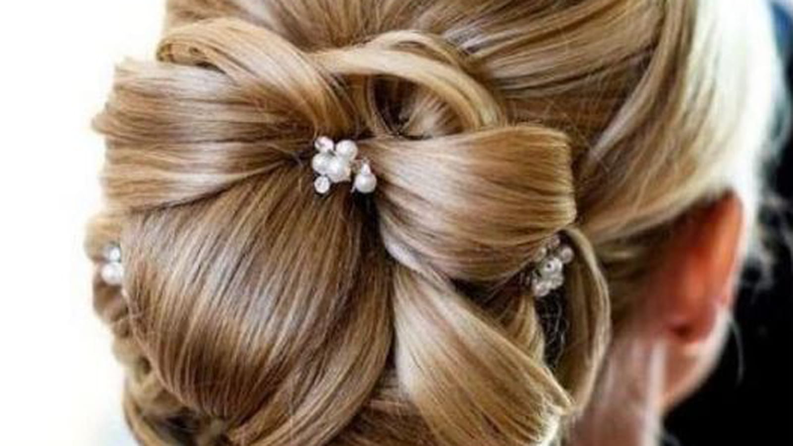 Chignon fleur avec bijoux