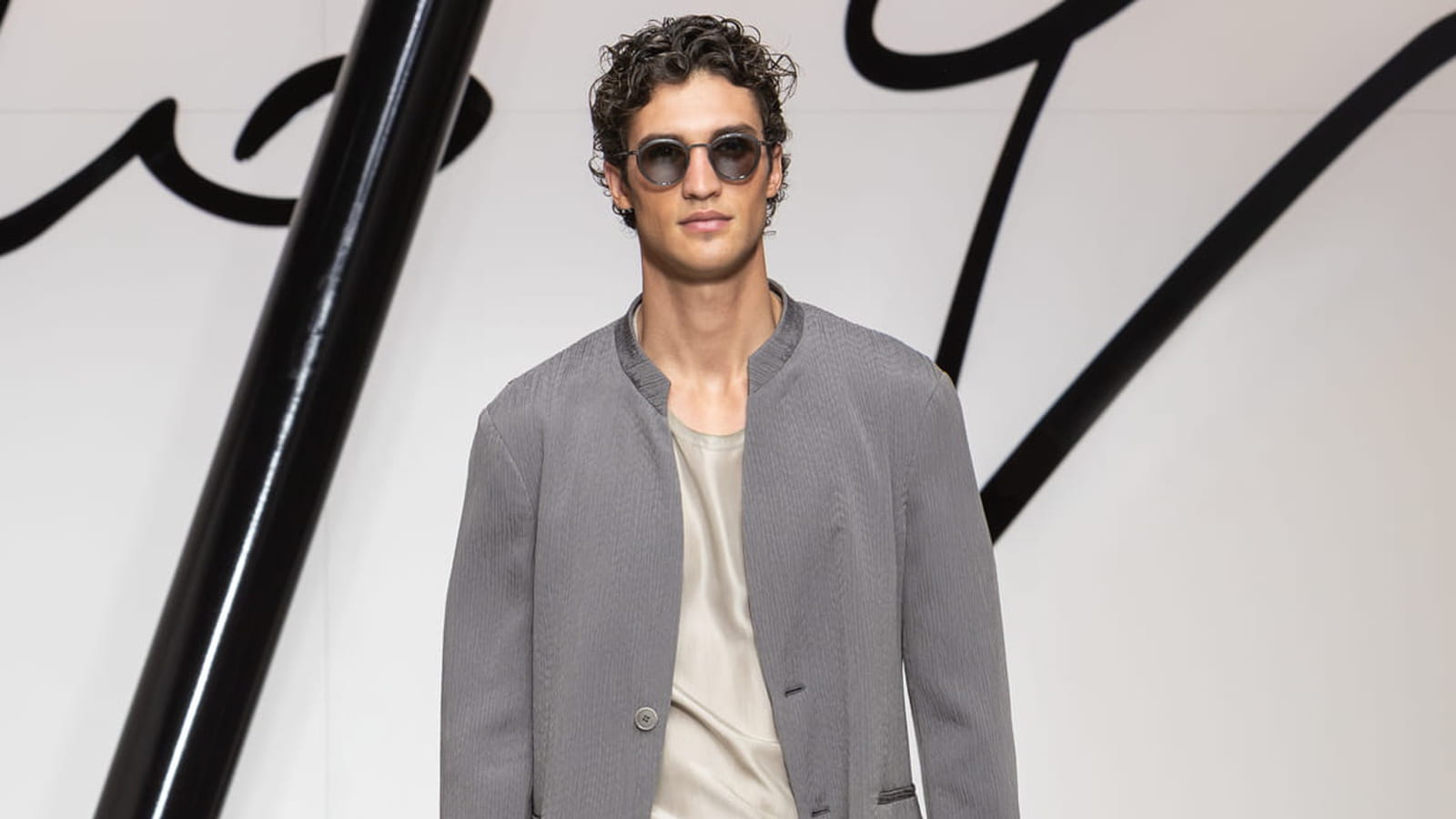 Look 3