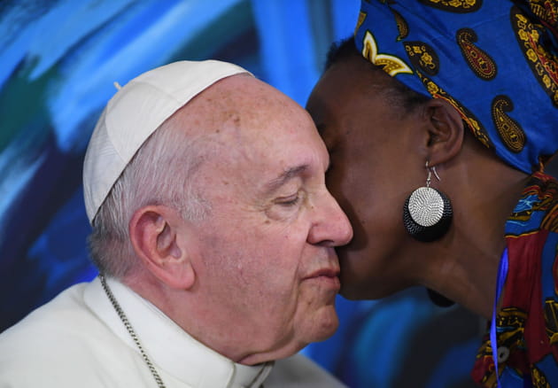 Le Pape Fran&ccedil;ois aussi a droit &agrave; des bisous