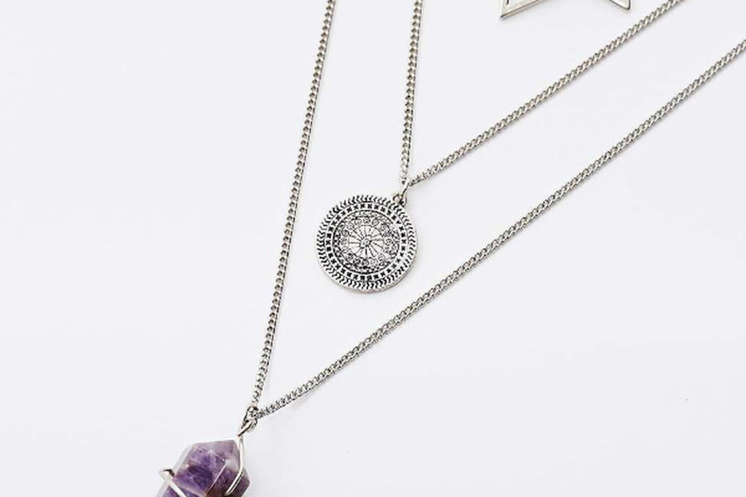 Lot De 8 Bijoux De Costume Argentés - Collier Et Boucles D'oreilles - Neuf Avec étiquettes