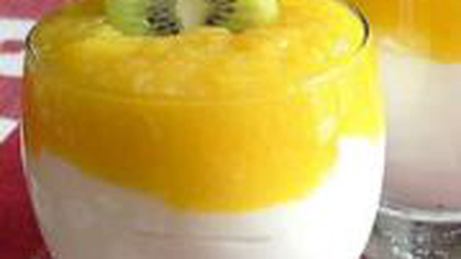 Mousse légère au coulis de mangue