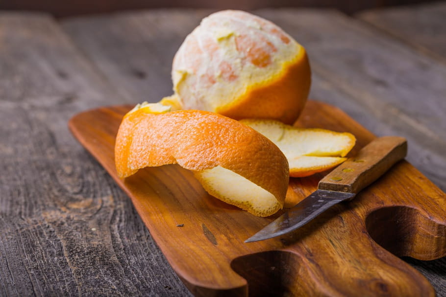 Comment peler à vif une orange facilement ?
