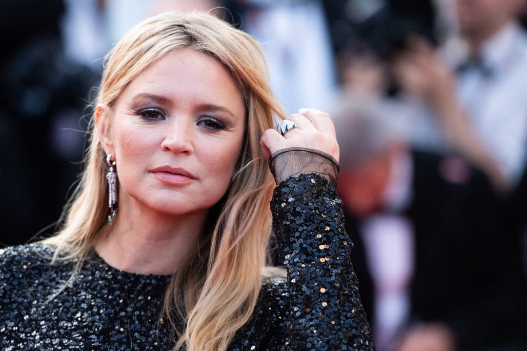Virginie Efira, électrisante avec son regard argenté