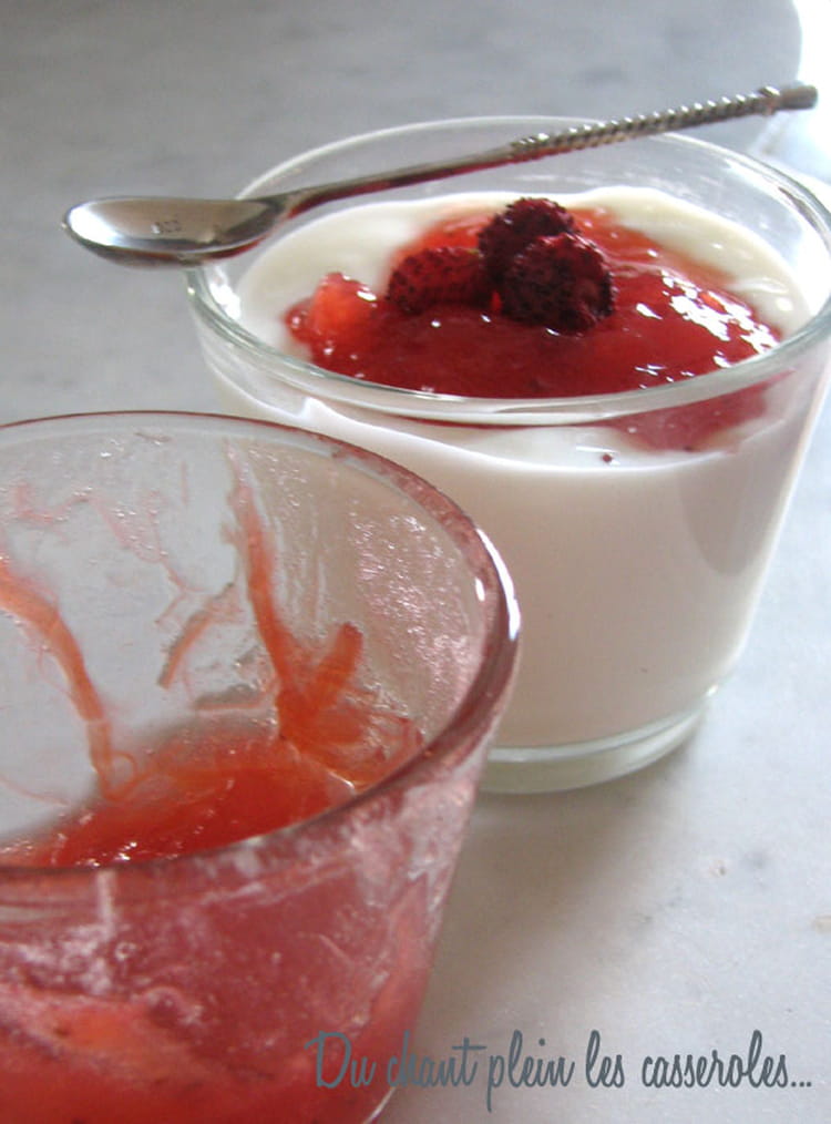 Recette de Confiture de rhubarbe et fraises des bois