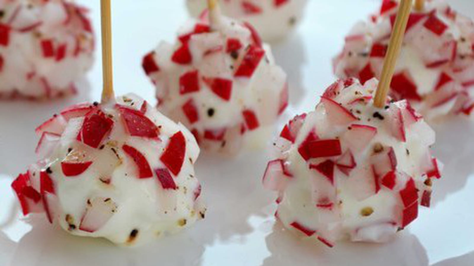 Billes de mozzarella au radis