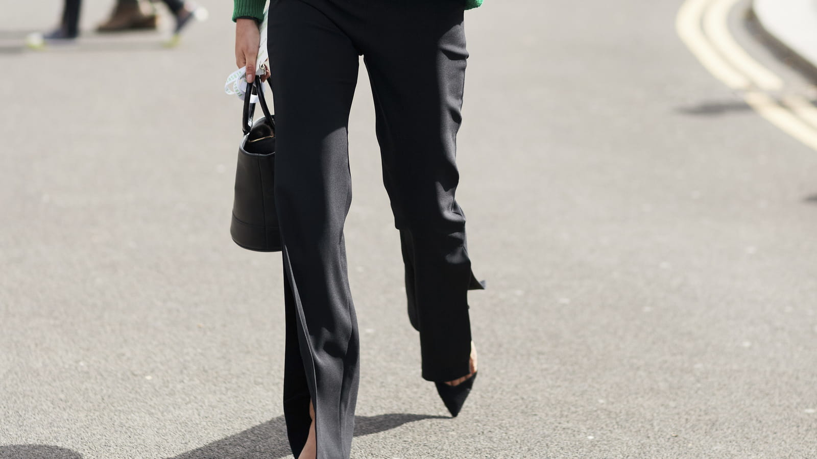 Le pull à collerette 