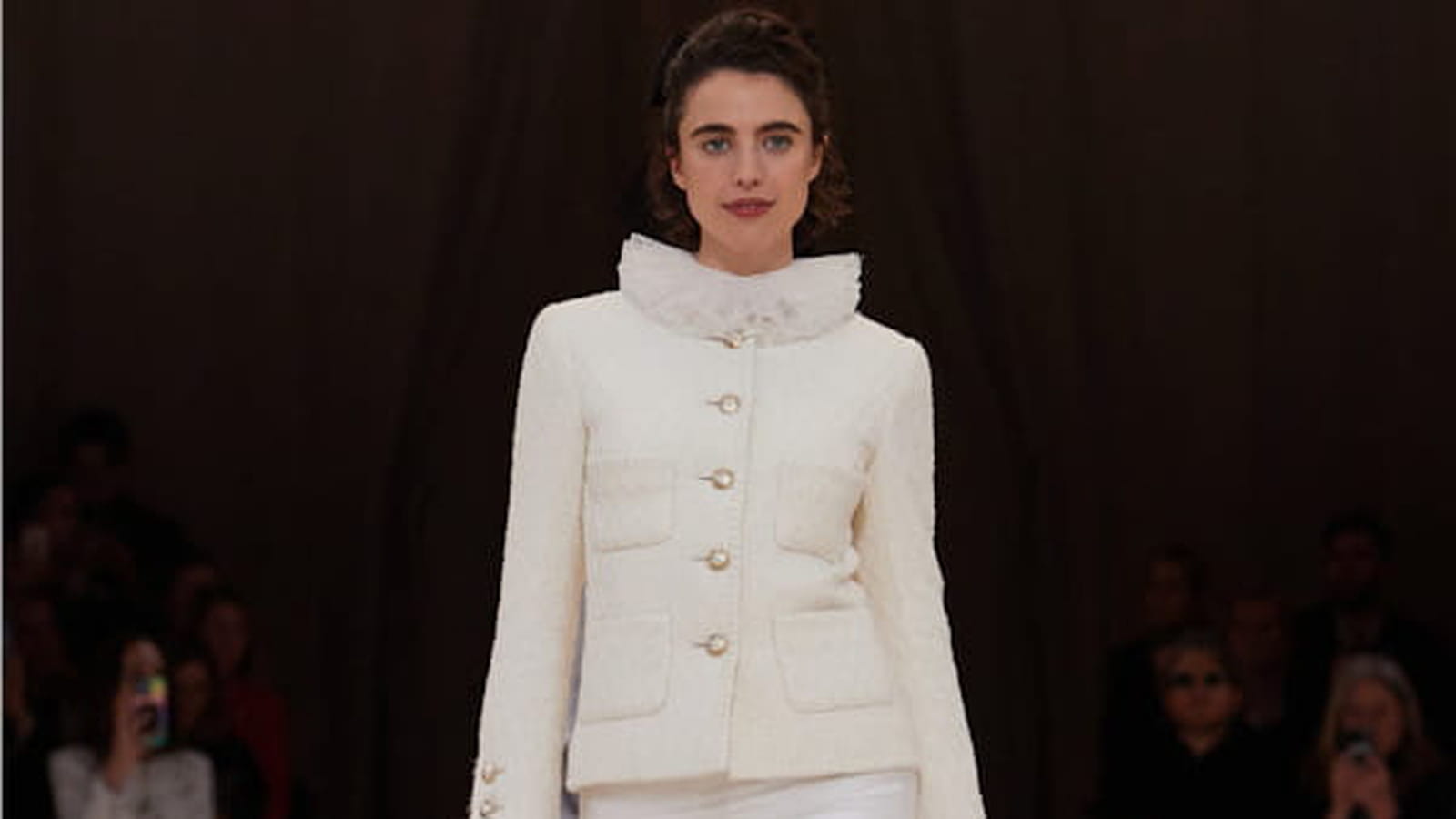 Look 1 du défilé Chanel