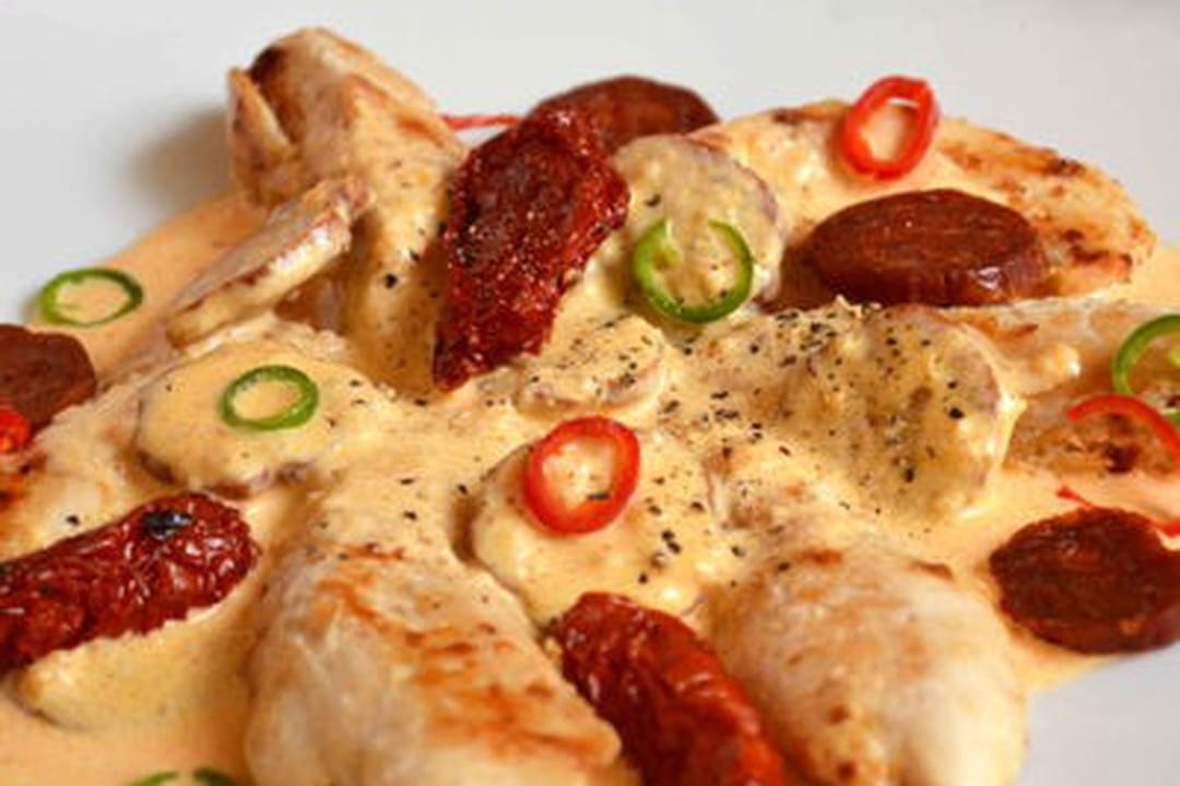 Aiguillette De Poulet Sauce Cremeuse Au Chorizo Aiguillettes de poulet, sauce crémeuse au chorizo