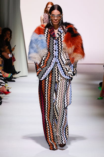 Costume multicolore imprim&eacute; aper&ccedil;u sur le d&eacute;fil&eacute; Missoni