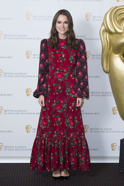Keira Knightley en robe longues à fleurs