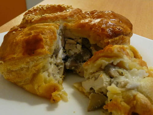 Tourte poulet-champignon au sésame