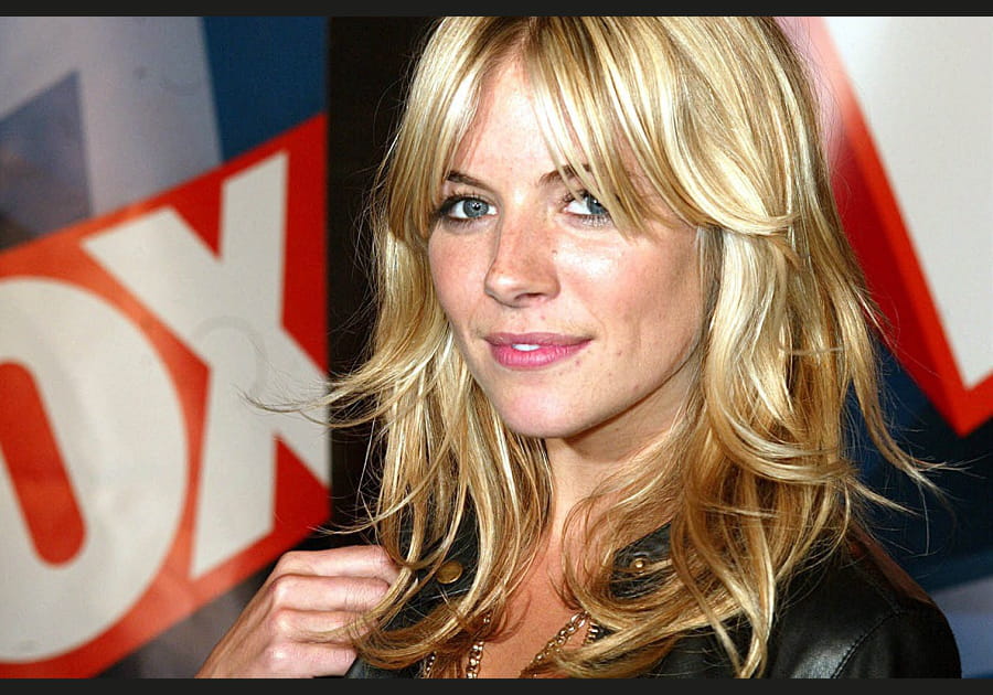 Sienna Miller, magnifique avec sa coupe papillon brillante
