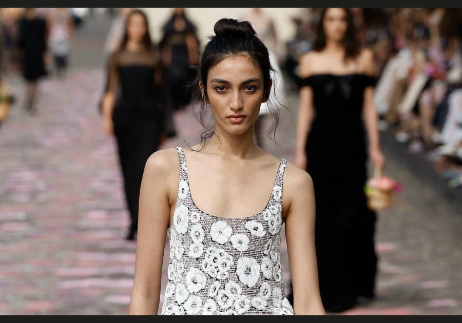 Le chignon loose de Chanel