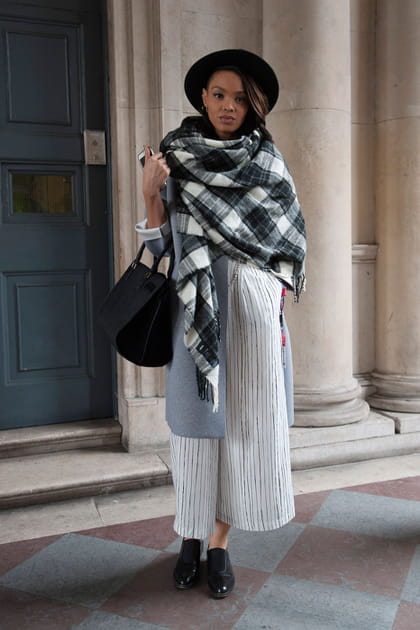 Street style &agrave; Londres : en jupe-culotte stri&eacute;e