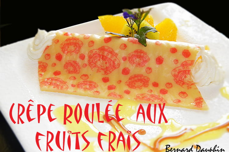 Crepe Roulee Crêpe roulée charlotte aux fraises aux fruits frais