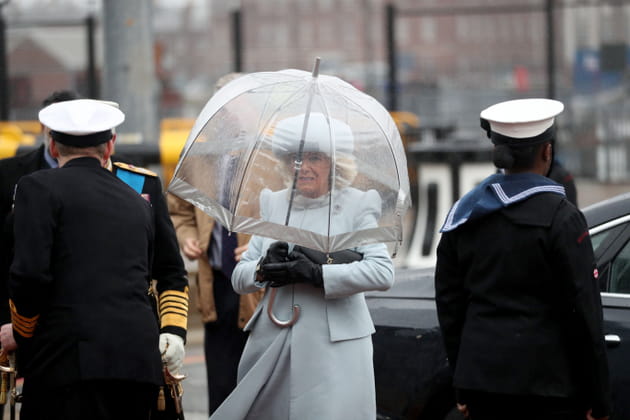 Camilla Parker-Bowles&nbsp;: sous son para-para-pluie