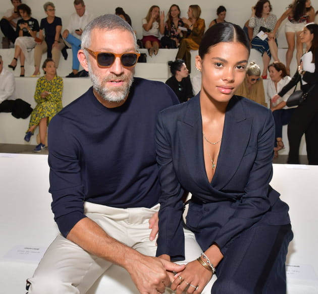 Vincent Cassel et Tina Kunakey, tandem au premier rang chez Roberto Cavalli