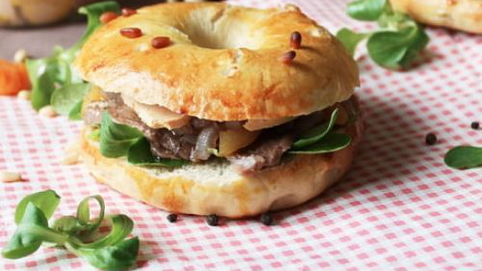 Bagels au magret de canard et foie gras