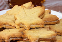 Sablés feuilles d'automne fourrés à la crème d'érable : Etape 2