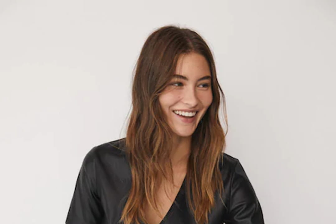 Robes noires pour femmes 2026 | MANGO Luxembourg