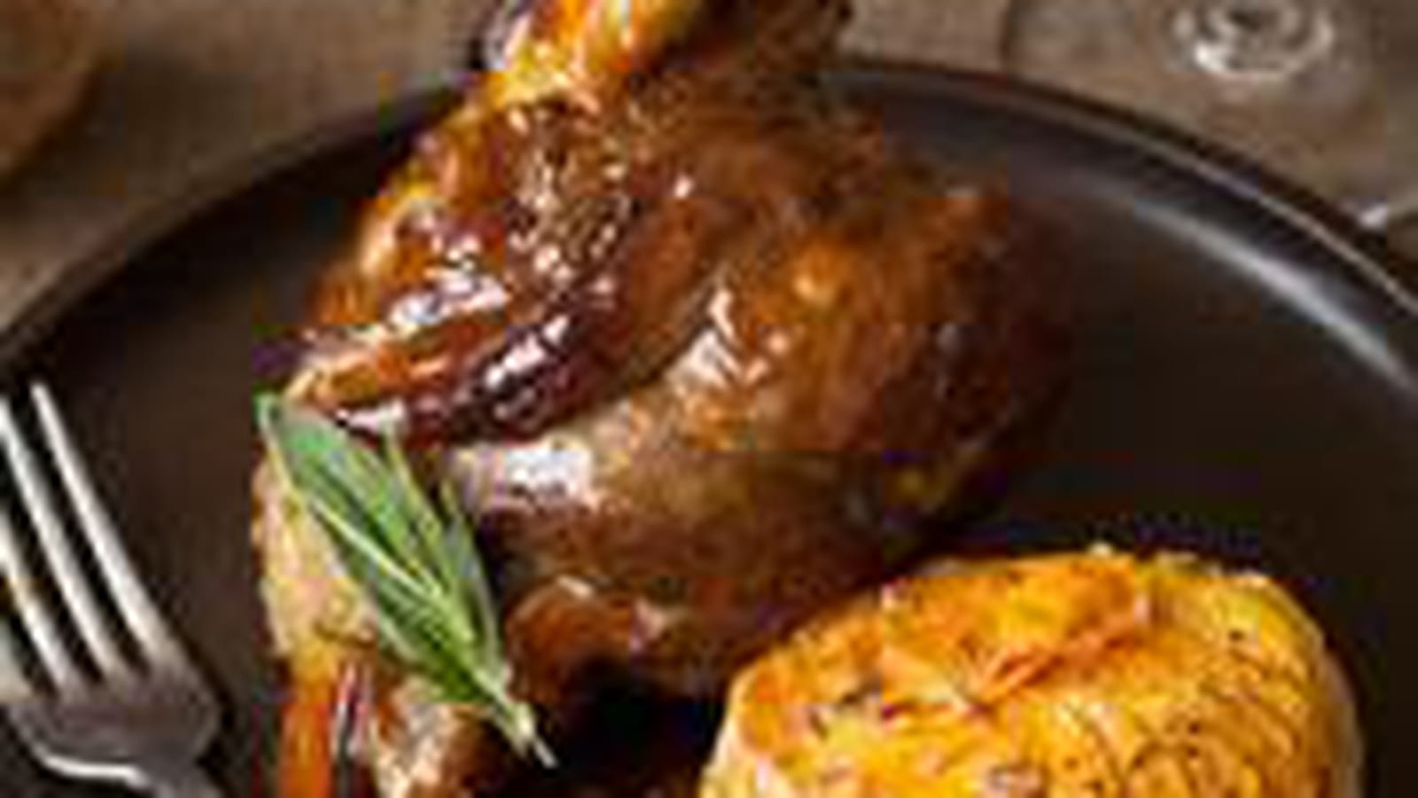 Souris d'agneau braisée au cidre et confite aux épices et tian de pommes de terre et patates douces