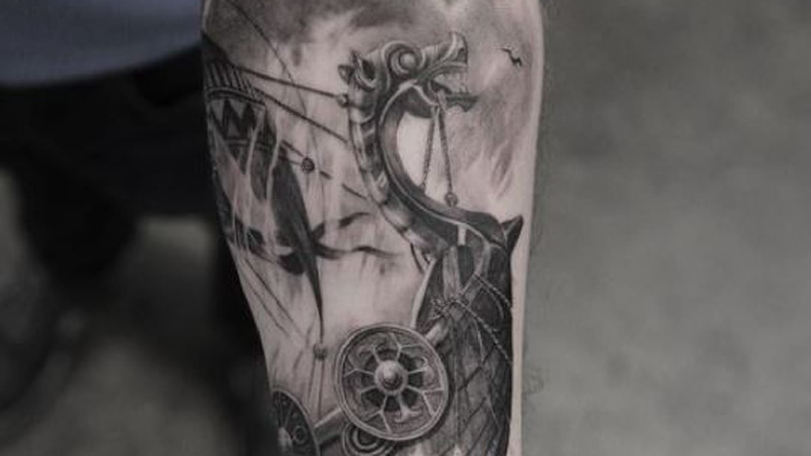 Navire viking sur l'avant-bras
