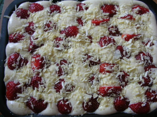 Tiramisu fraises, rhubarbe et chocolat blanc