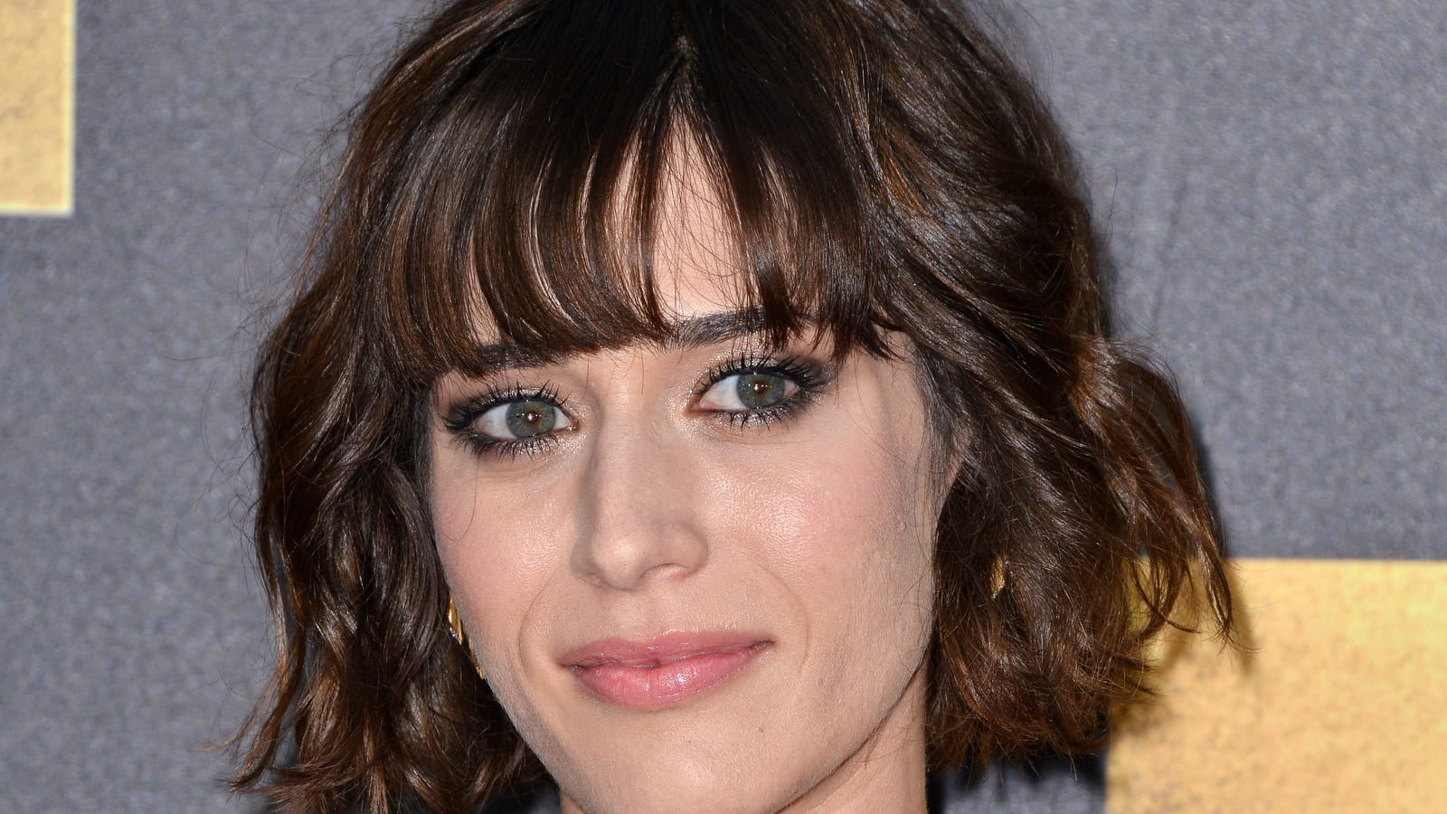 Lizzy Caplan