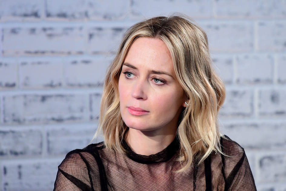 Le carr&eacute; mi-long au balayage blond d'Emily Blunt