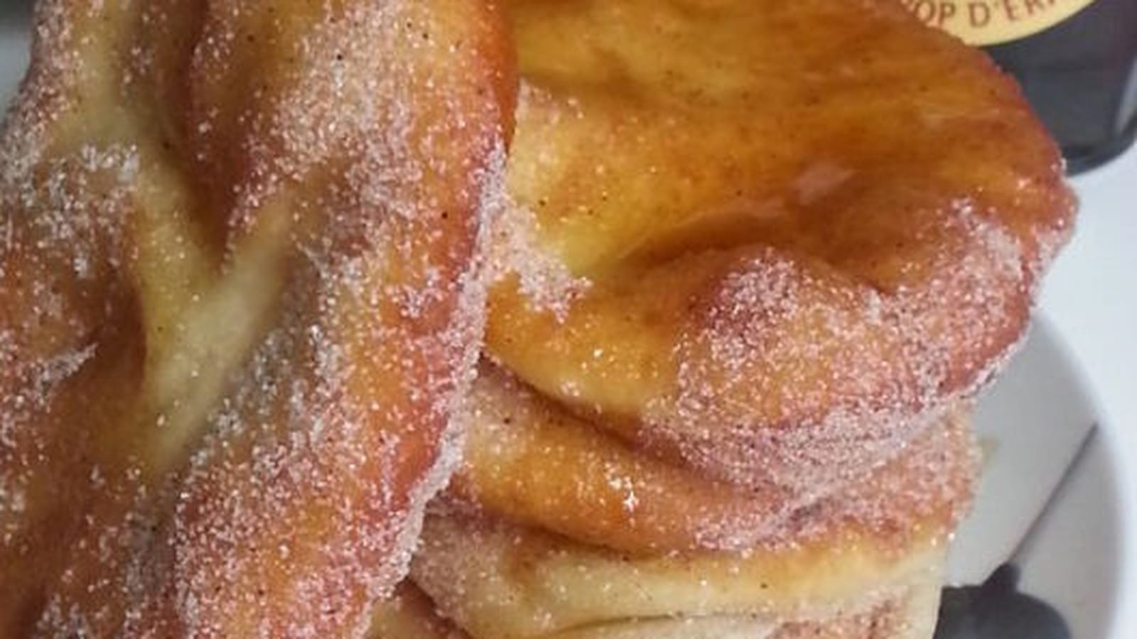 Beignets canadiens, queues de castor