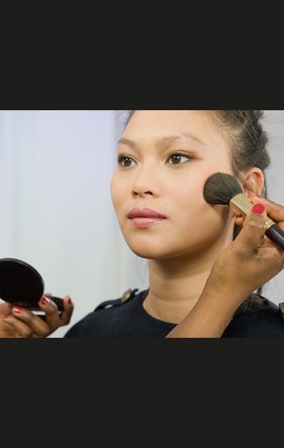 Un teint rayonnant avec une poudre lumi&egrave;re