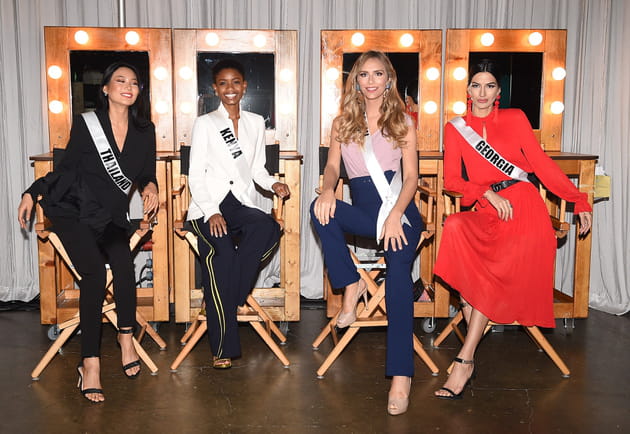 Derri&egrave;re le miroir