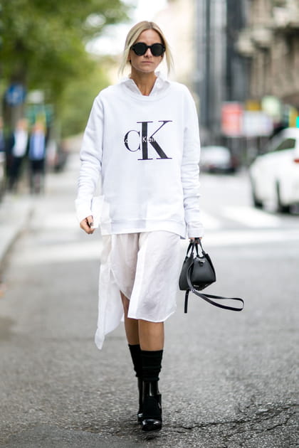 Street style &agrave; Milan : le sweat-shirt normcore