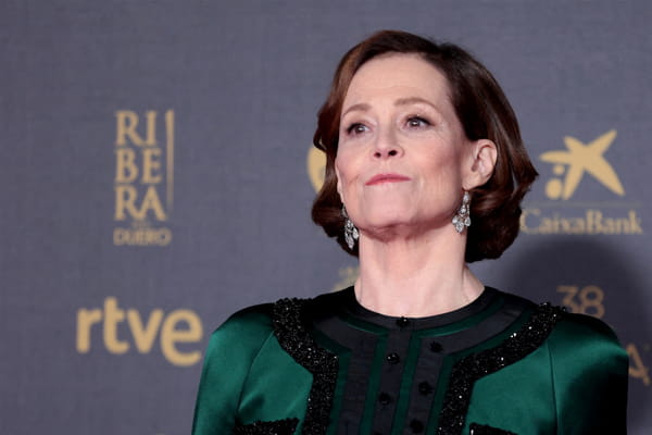 Sigourney-Weaver-Goya-faux-cils