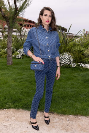 charlotte-casiraghi-total-look-jean-chanel