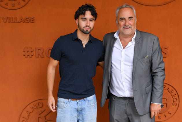 Antoine Duléry pose avec son charmant fils Lucien à Roland-Garros