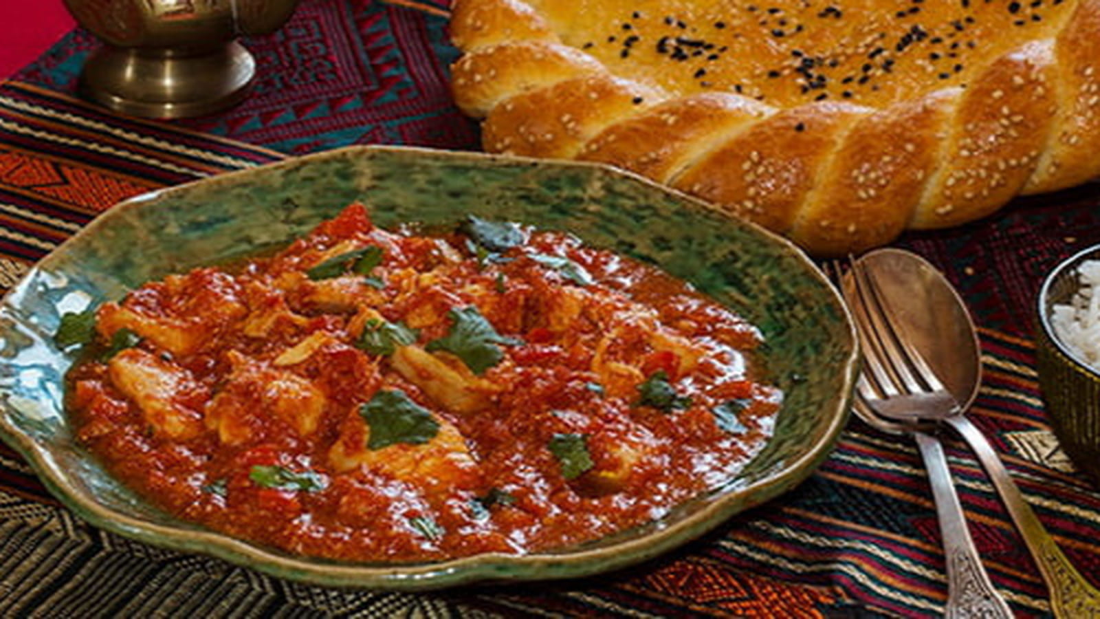 Naan Roghan Bread (Afghanistan) et poulet Tikka massala