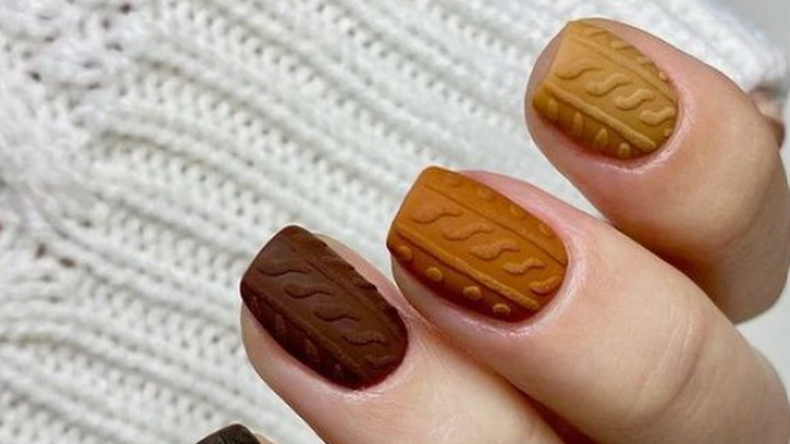 Ongles effet pull d'automne