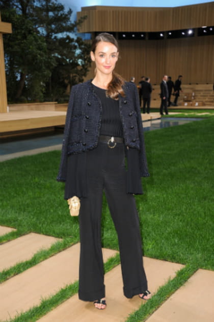 Charlotte Le Bon au d&eacute;fil&eacute; Chanel