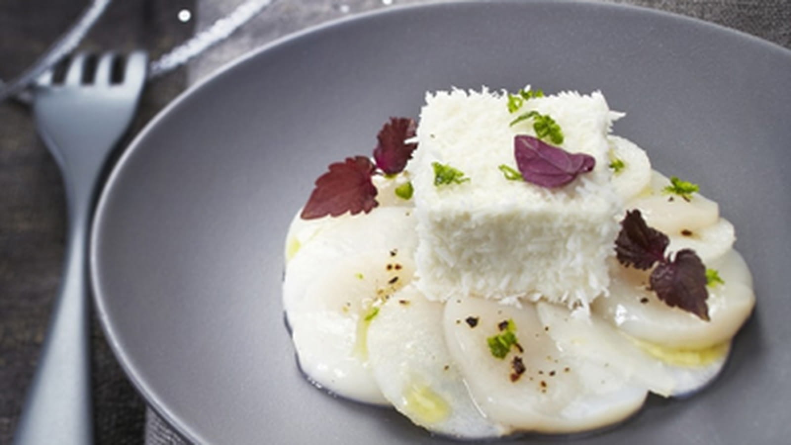 Carré Frais enneigé et carpaccio de St Jacques
