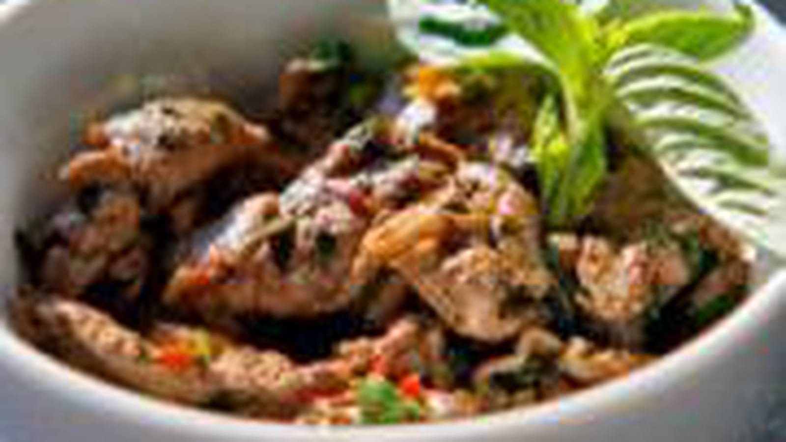 Bœuf Angus piquant au basilic thaï