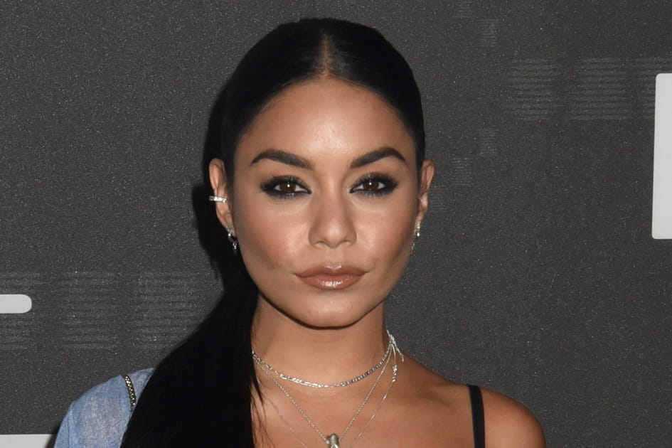 La queue de cheval basse et longue extra-lisse de Vanessa Hudgens