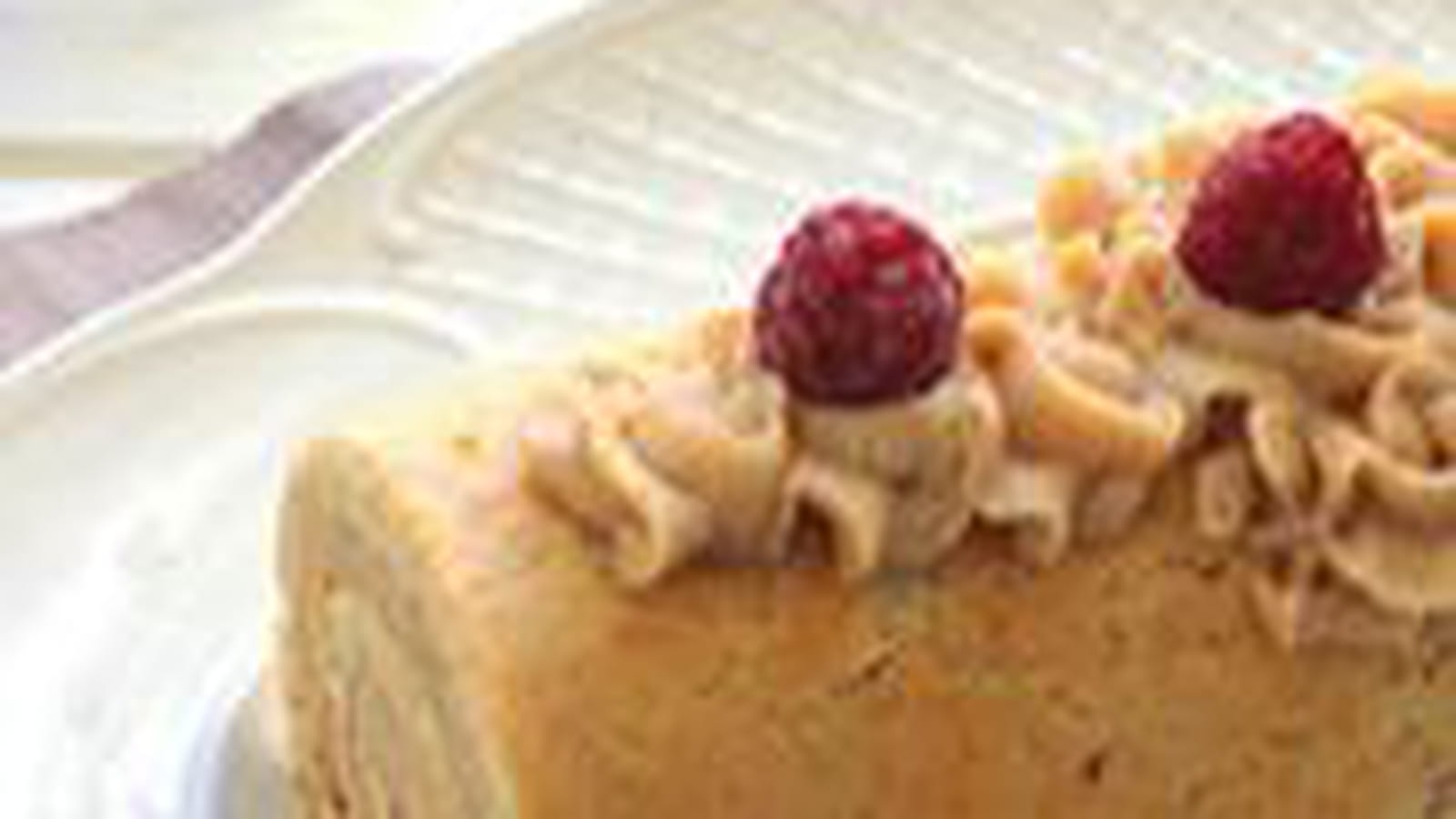 Gâteau roulé à la crème de marron et à la framboise