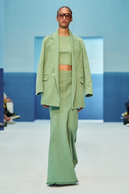 D&eacute;fil&eacute; Max Mara printemps-&eacute;t&eacute; 2023
