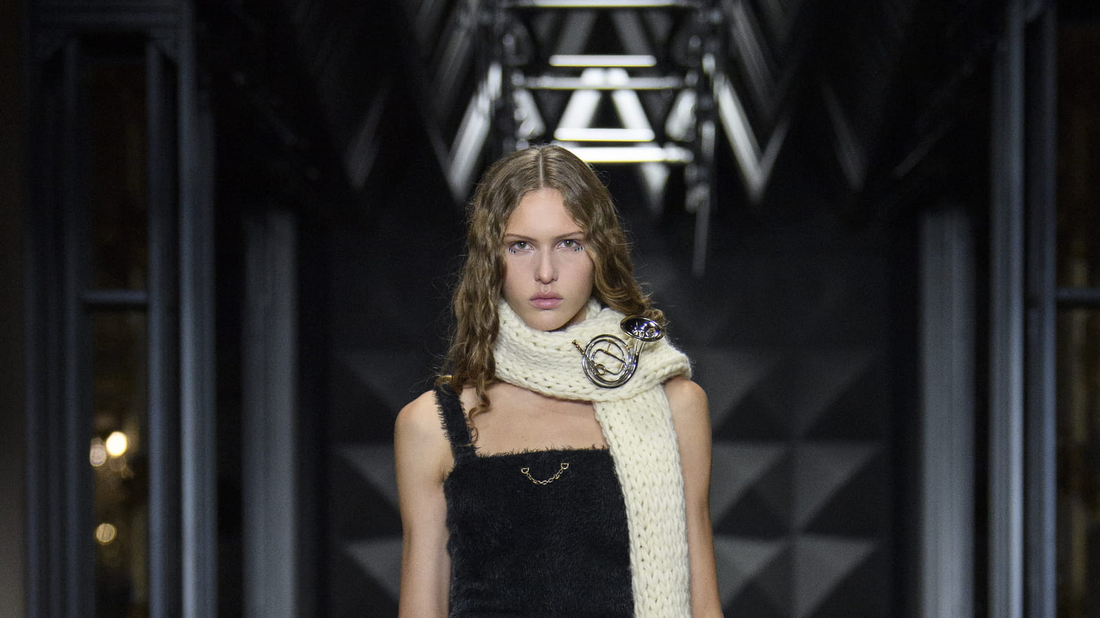Look 27