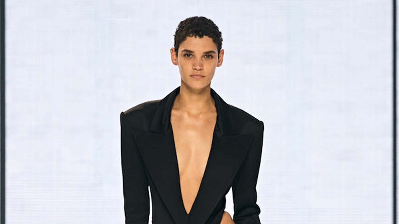 Look 10