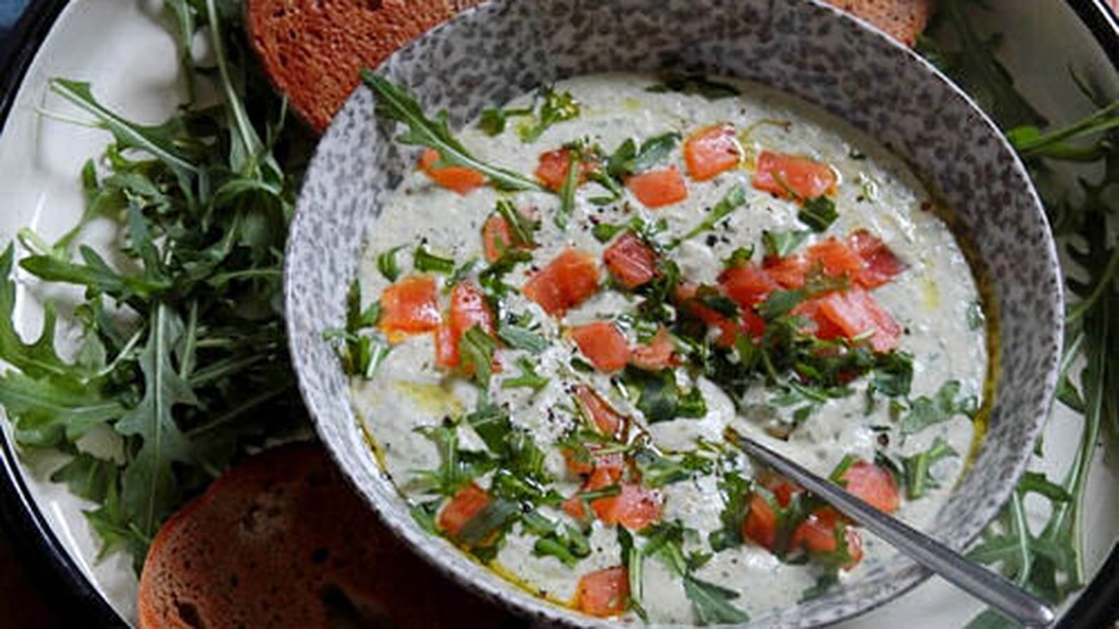 Mousse au saumon fumé et roquette