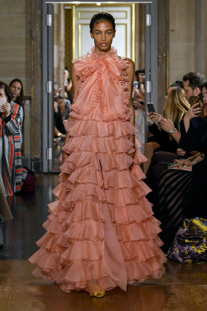 D&eacute;fil&eacute; Giambattista Valli printemps-&eacute;t&eacute; 2020