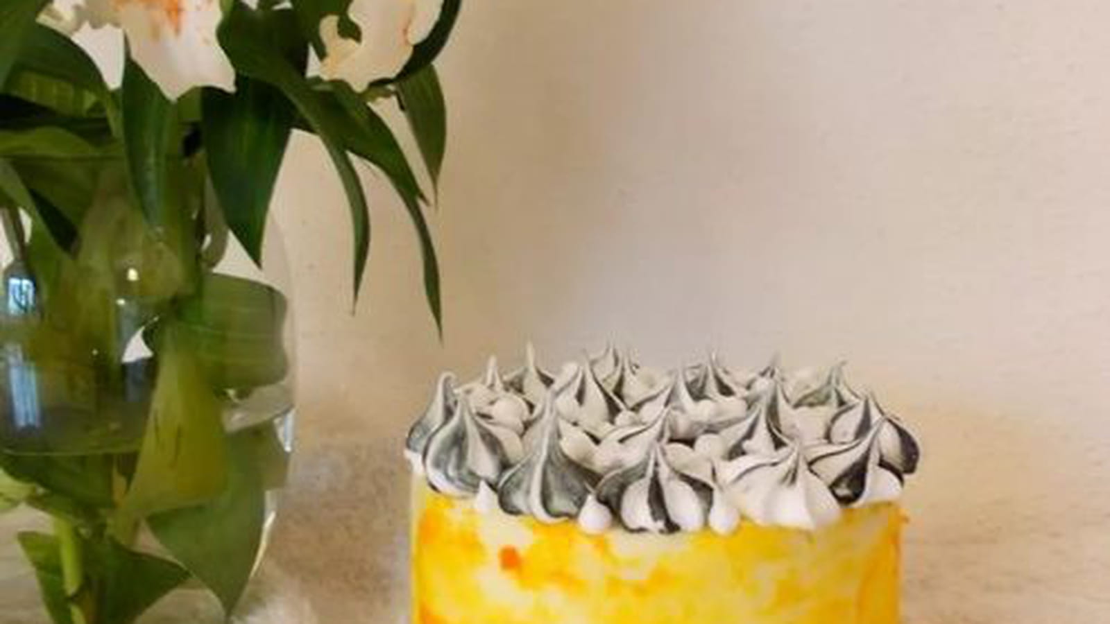 Layer cake meringué au citron pavot